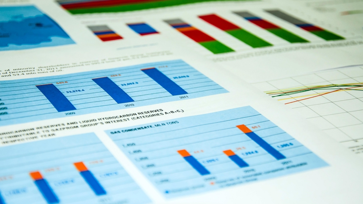 Asymmetric Reporting